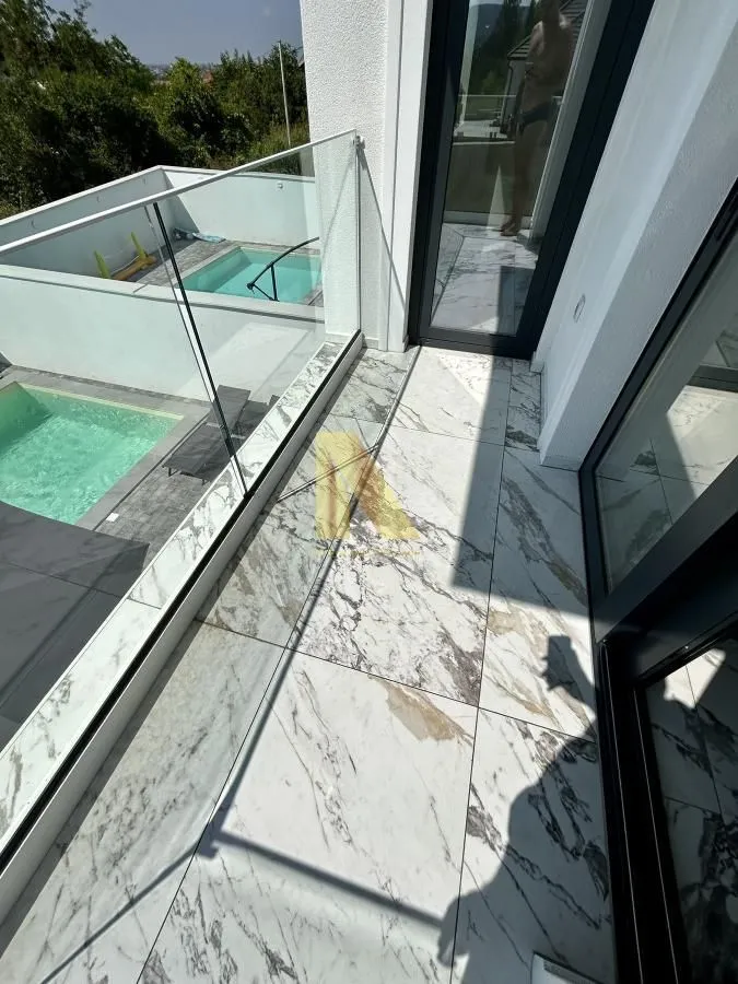 Izdavanje, kuća, 180m², Sremska Kamenica, Petrovaradin