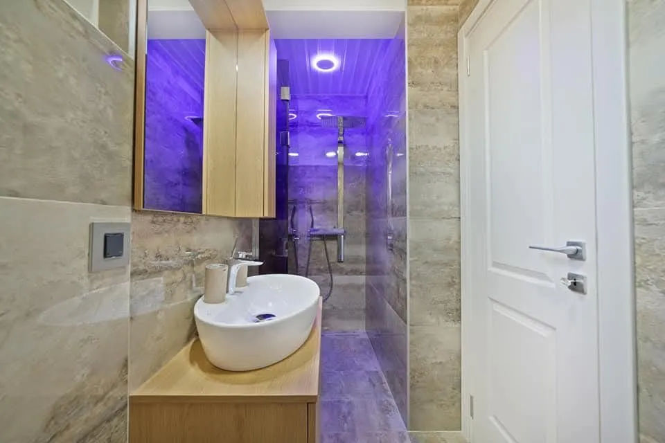 Izdavanje, dvosoban stan, 50m², Centar, Tivat