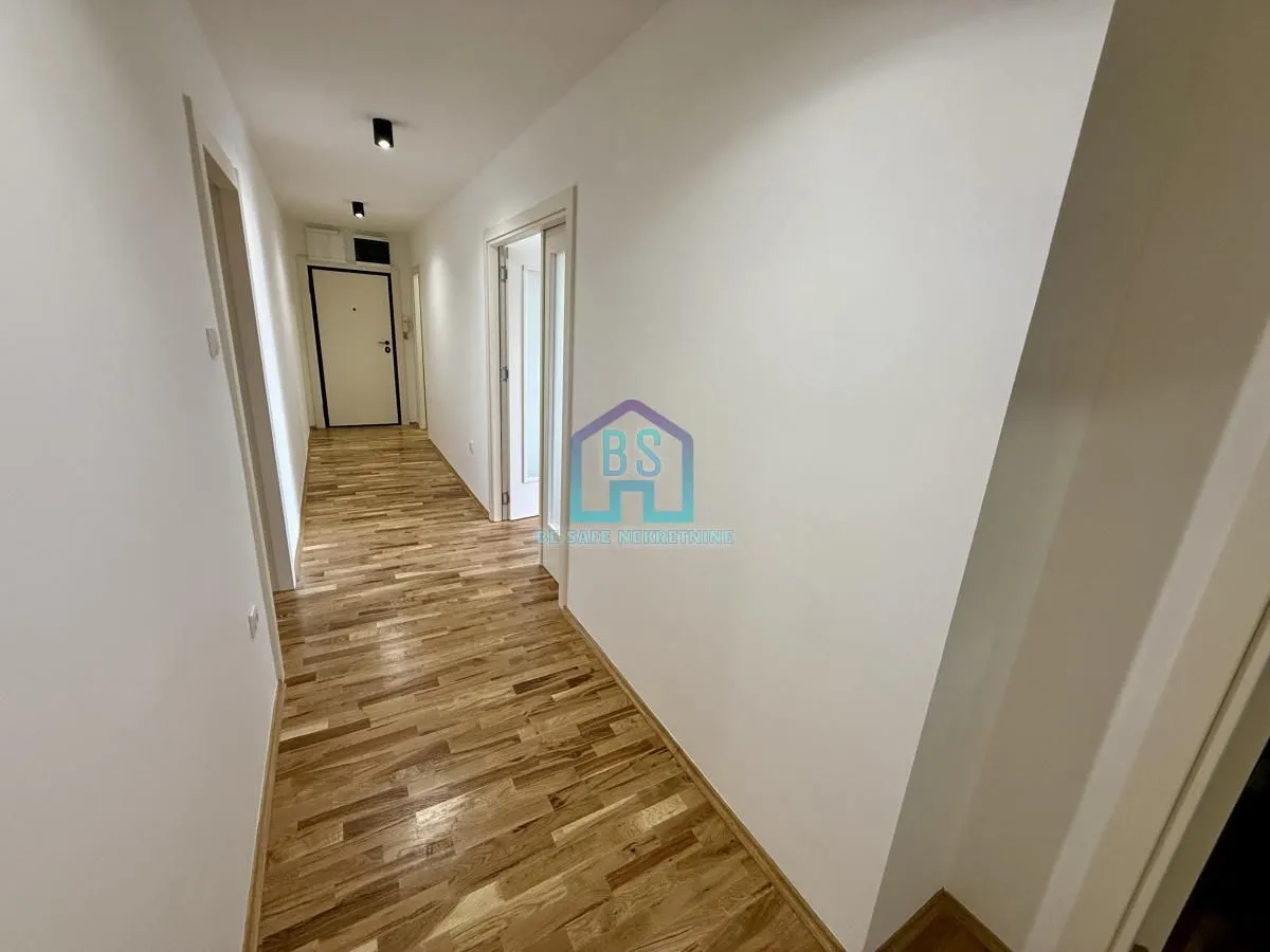 Prodaja, četvorosoban stan, 95m², Železnička Stanica, Novi Sad Sve Podlokacije