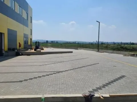 Izdavanje, poslovni prostor, 1400m², Čukarica, Beograd - image 5