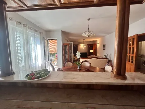 Rent, two bedroom apartment, 100m², Kalimanj, Tivat - image 4