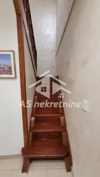Izdavanje, četvorosoban stan, 94m², Vračar Hram, Vračar Sve Podlokacije - image 29