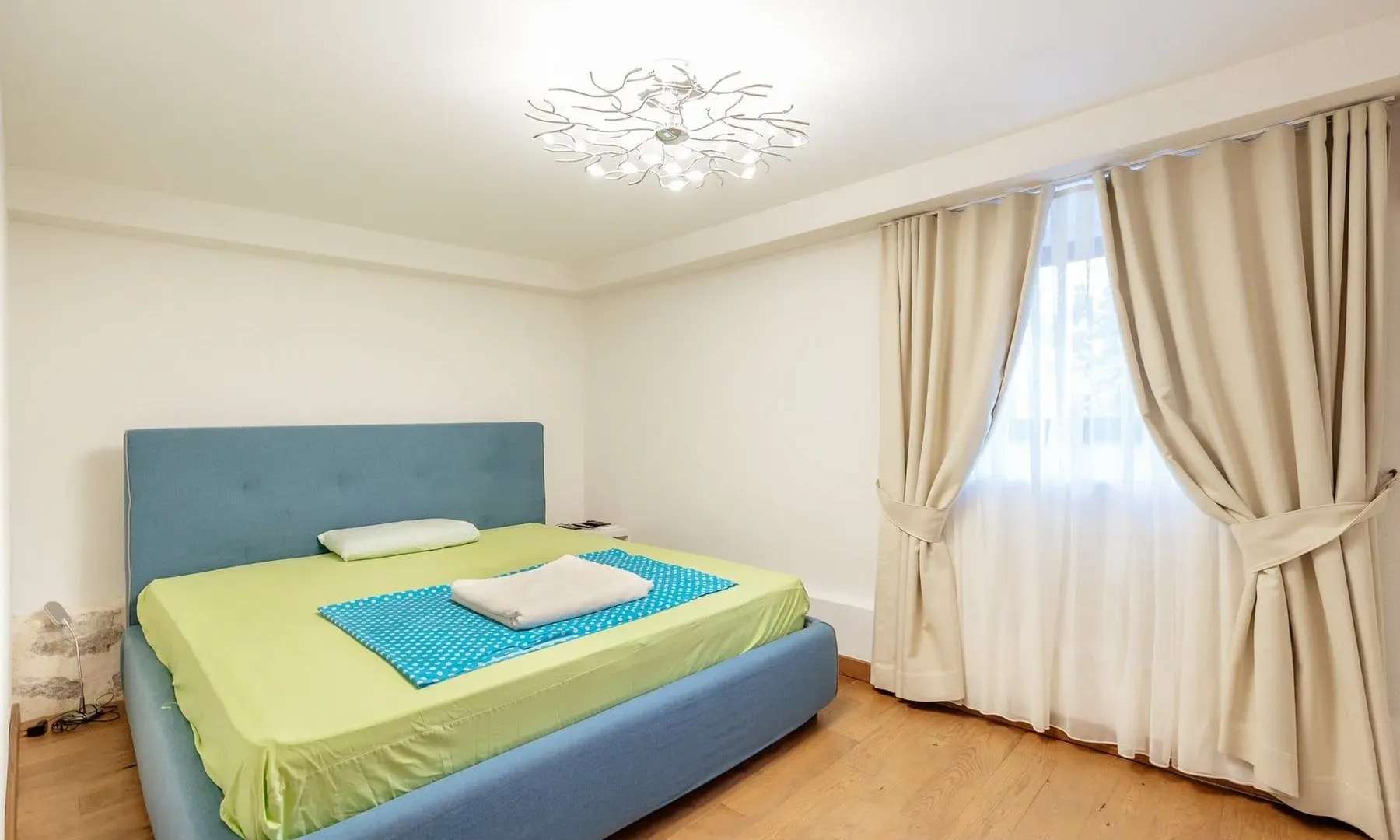Prodaja, dvosoban stan, 93m², Perast, Kotor