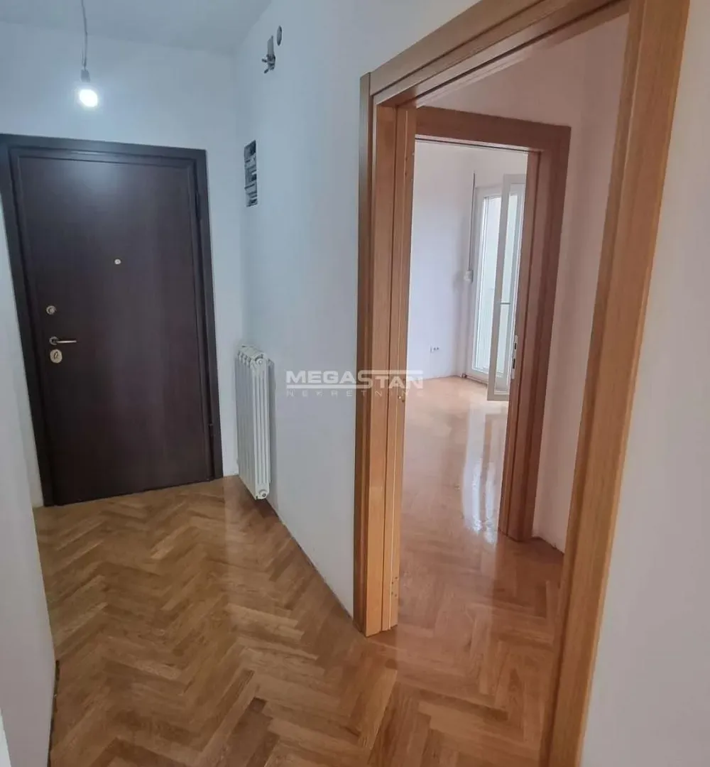 Prodaja, trosoban stan, 75m², Lekino Brdo, Voždovac Sve Podlokacije