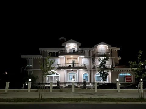 Izdavanje, poslovni prostor, 500m², Stari Aerodrom, Podgorica - image 10