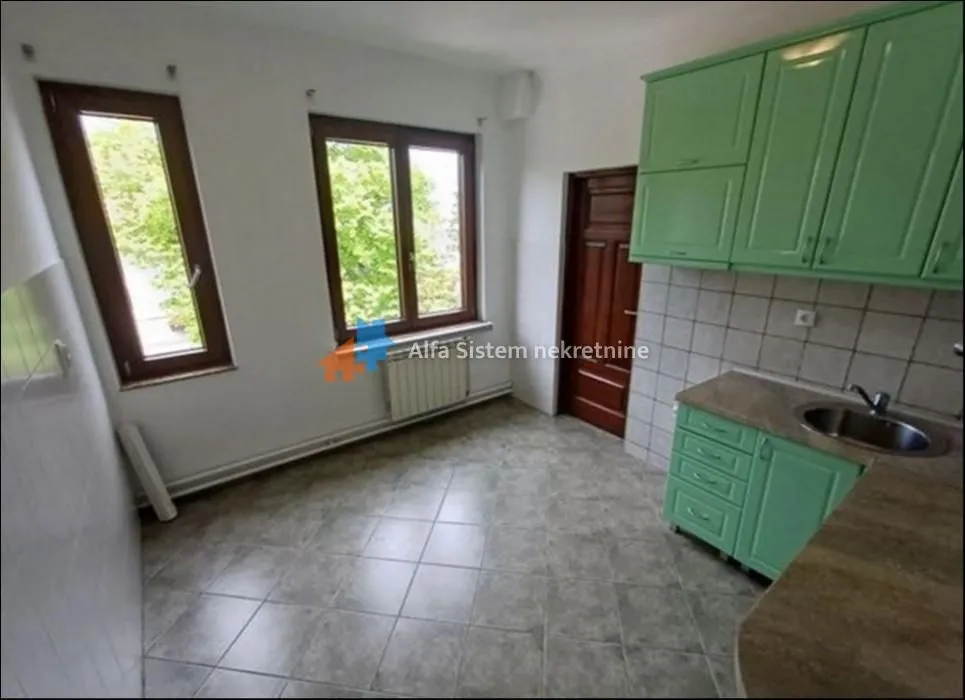 Izdavanje, stan, 210m², Savski Venac, Beograd