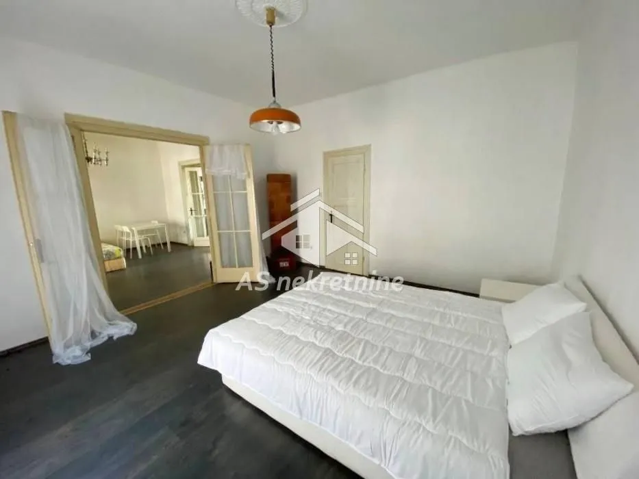 Rent, four bedroom apartment, 120m², Stari Grad, Beograd