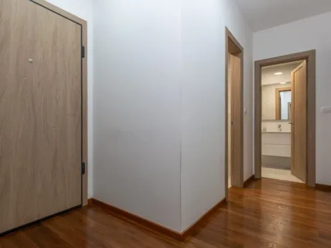 Rent, two bedroom apartment, 74m², Podgorica, Crna Gora - image 8