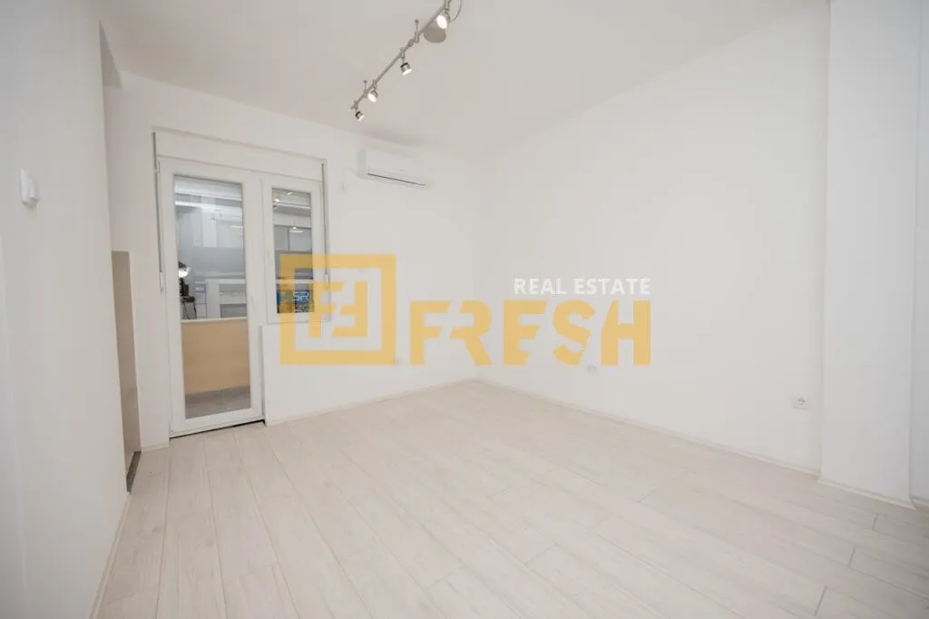 Rent, office space, 57m², Centar, Podgorica
