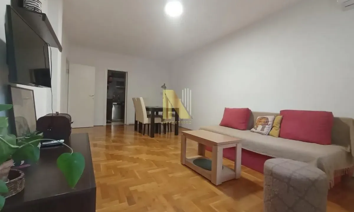 Izdavanje, dvosoban stan, 60m², Banatić, Novi Sad Sve Podlokacije