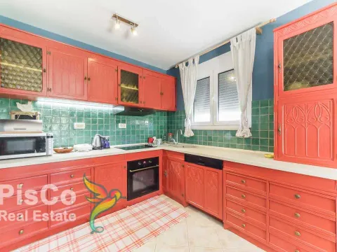 Prodaja, kuća, 200m², Tološi, Podgorica - image 8