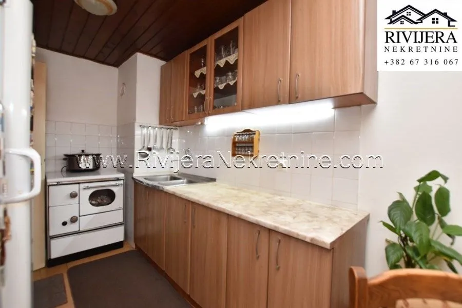 Prodaja, dvosoban stan, 72m², Đenovići, Herceg Novi
