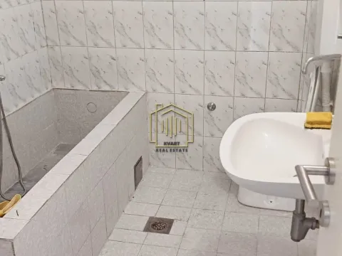 Izdavanje, poslovni prostor, 70m², Golubovci, Podgorica - image 2