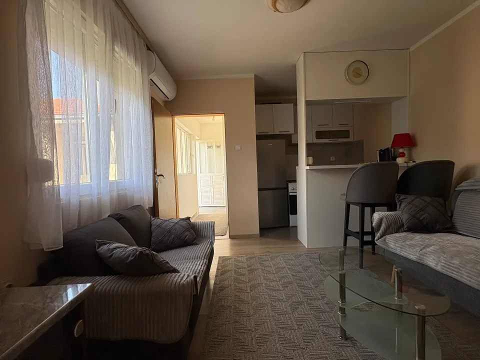 Rent, one bedroom apartment, 50m², Centar, Cetinje