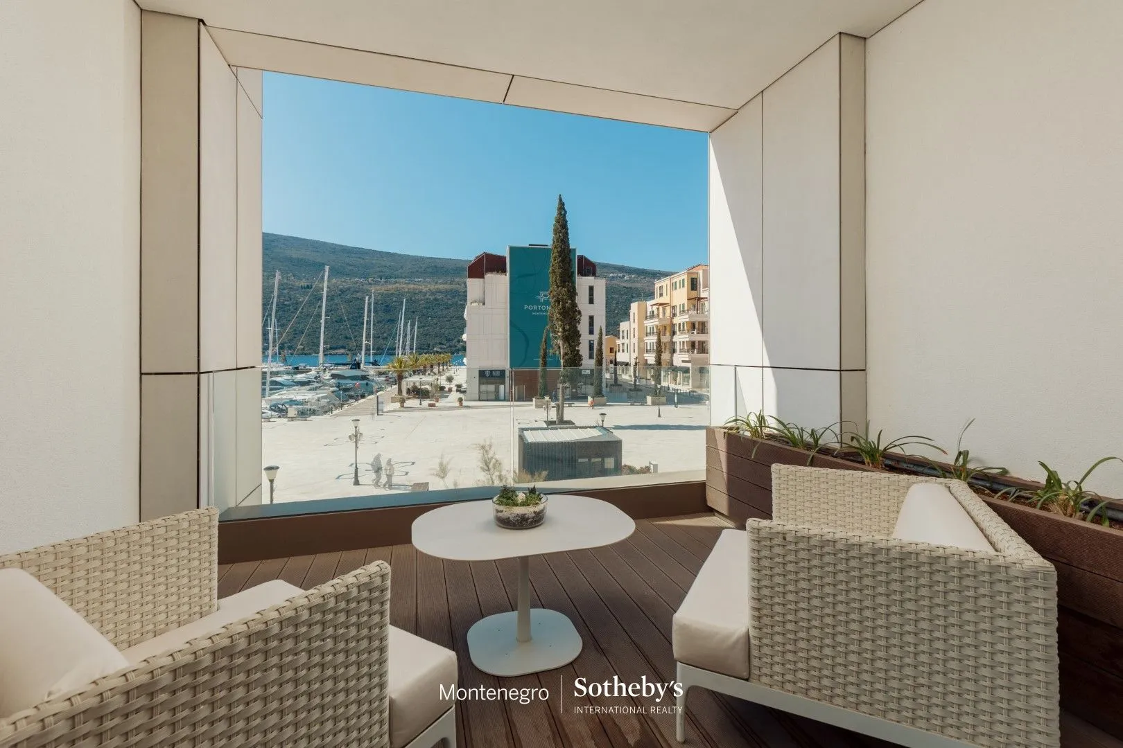 Prodaja, jednosoban stan, 82m², Portonovi, Herceg Novi