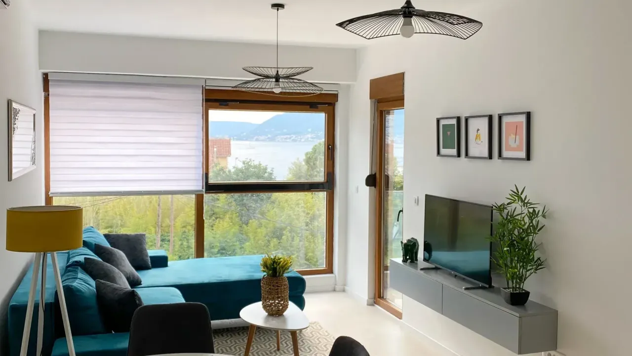 Izdavanje, stan, 50m², Tivat, Crna Gora