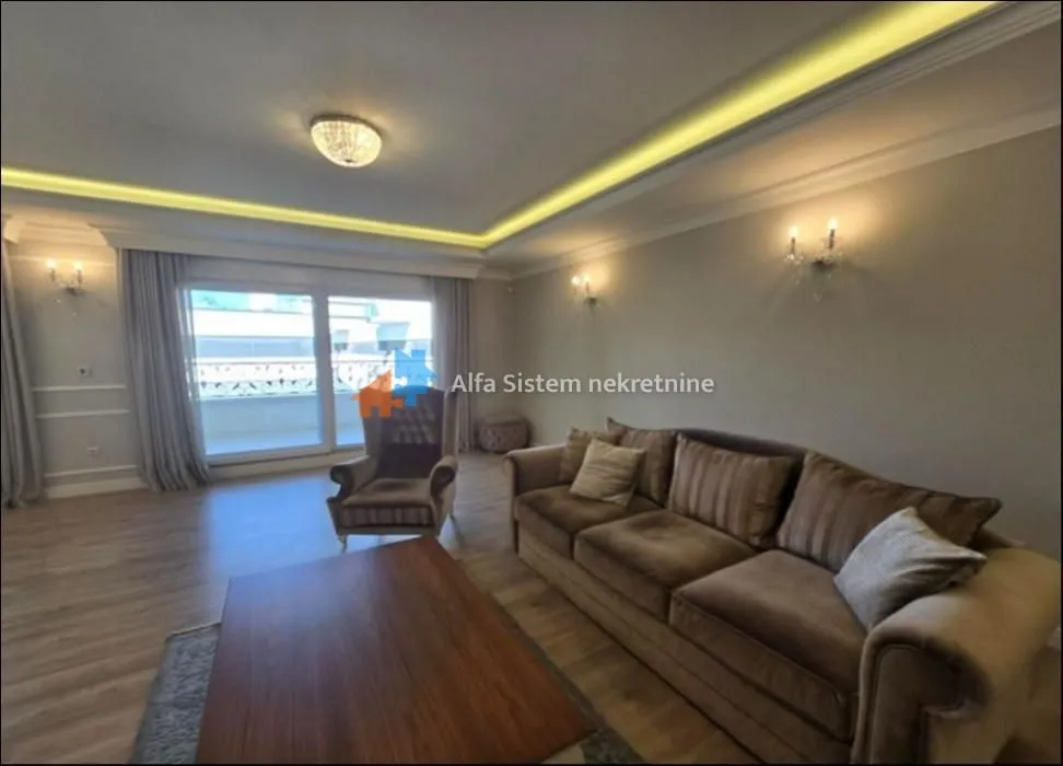 Izdavanje, stan, 215m², Savski Venac, Beograd