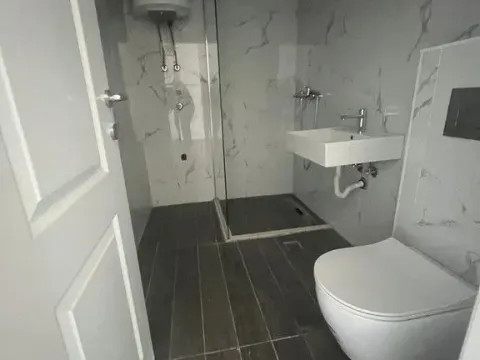 Prodaja, trosoban stan, 90m², Gorica C, Podgorica - image 11