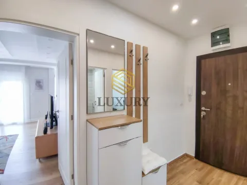 Izdavanje, dvosoban stan, 86m², Centar, Podgorica - image 3