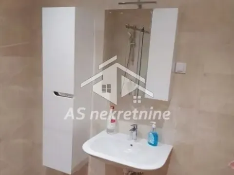 Izdavanje, trosoban stan, 77m², Vračar Sve Podlokacije, Beograd - image 34