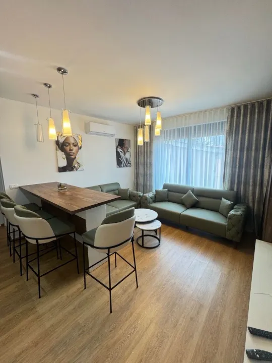 Izdavanje, dvosoban stan, 60m², Centar, Bar