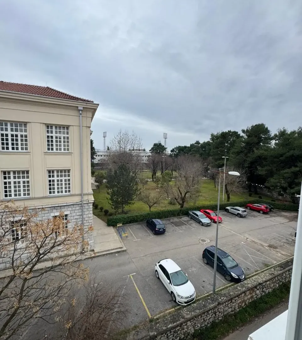 Izdavanje, jednosoban stan, 35m², Centar, Podgorica