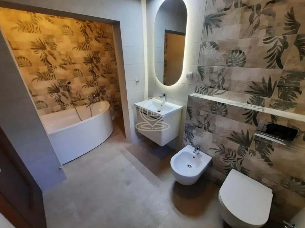 Izdavanje, stan, 172m², Vračar Sve Podlokacije, Beograd