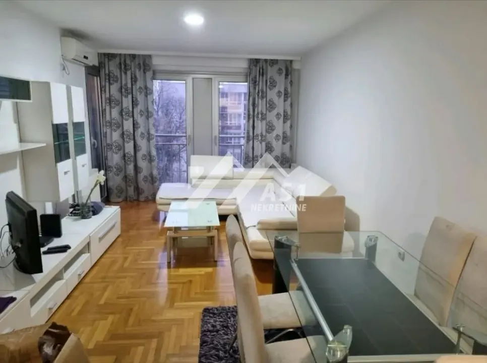 Izdavanje, dvosoban stan, 47m², Rotkvarija, Novi Sad Sve Podlokacije