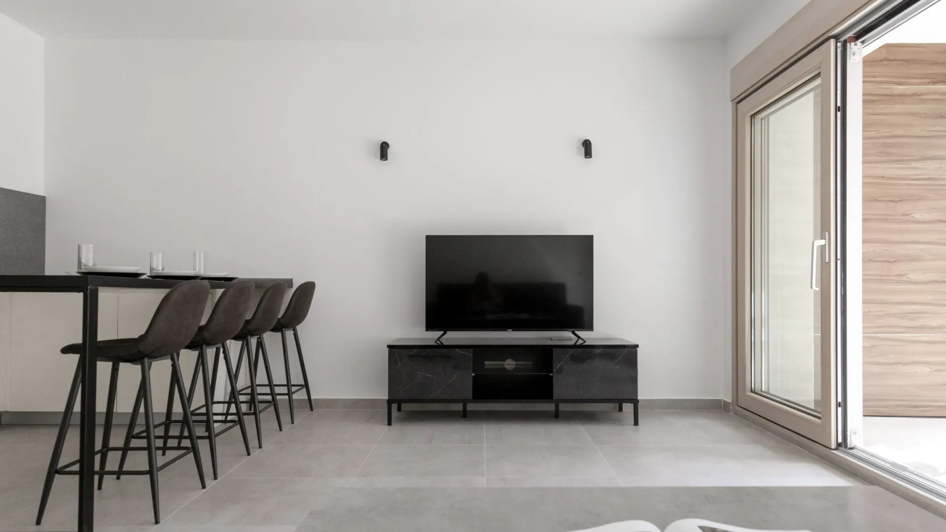 Sale, two bedroom apartment, 61m², Kotor, Crna Gora