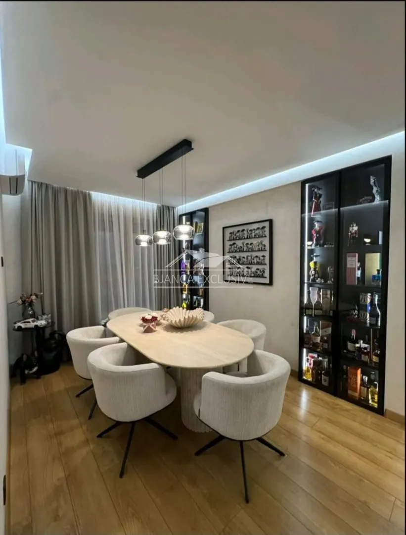 Sale, four bedroom apartment, 141m², Novi Beograd Blok 65, Novi Beograd Sve Podlokacije
