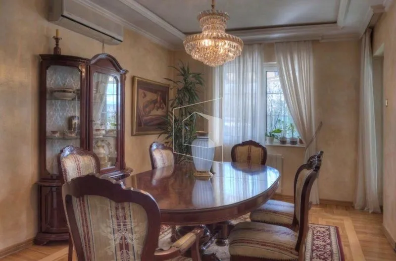Rent, house, 680m², Tološi, Podgorica