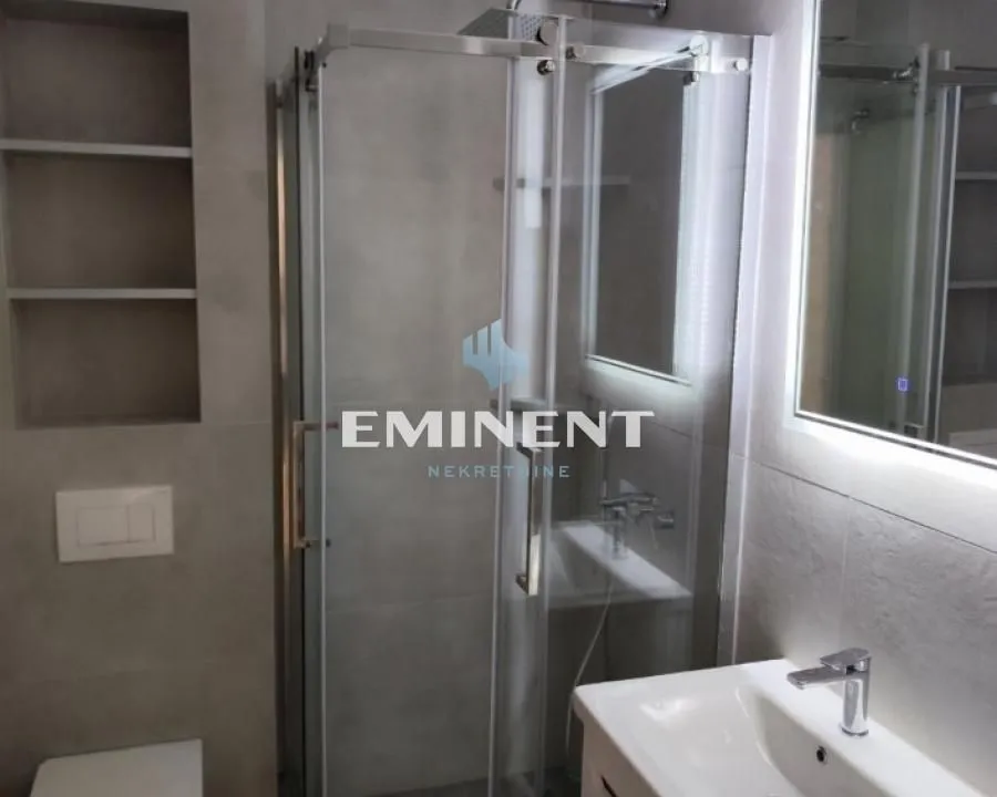 Izdavanje, dvosoban stan, 41m², Zemun Gornji Grad, Zemun Sve Podlokacije
