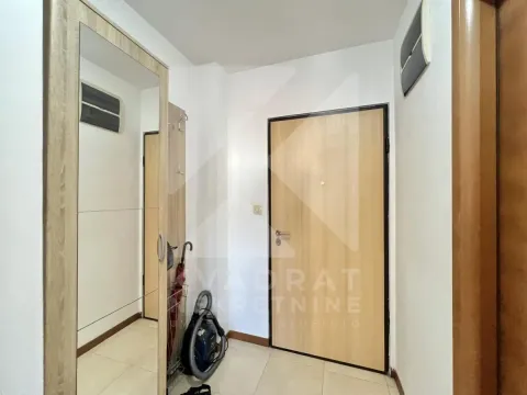 Rent, one bedroom apartment, 45m², Stari Aerodrom, Podgorica - image 11