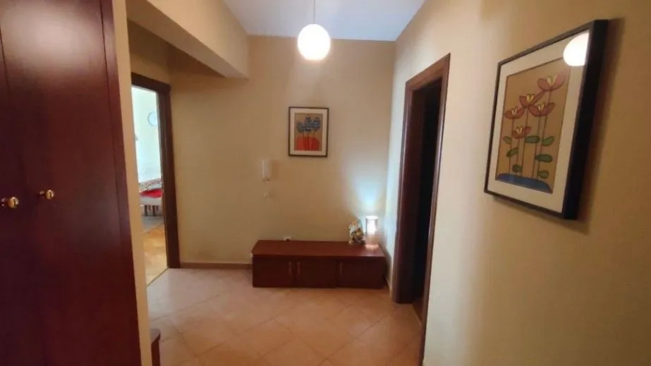 Prodaja, trosoban stan, 90m², Blok 9, Podgorica