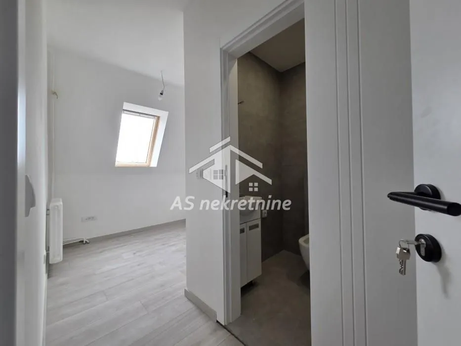 Rent, four bedroom apartment, 76m², Stari Grad, Beograd