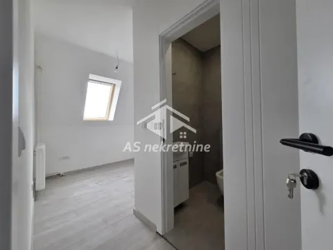 Izdavanje, četvorosoban stan, 76m², Stari Grad, Beograd - image 15