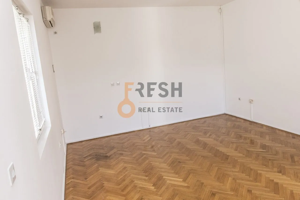 Rent, house, 500m², Ostalo, Podgorica