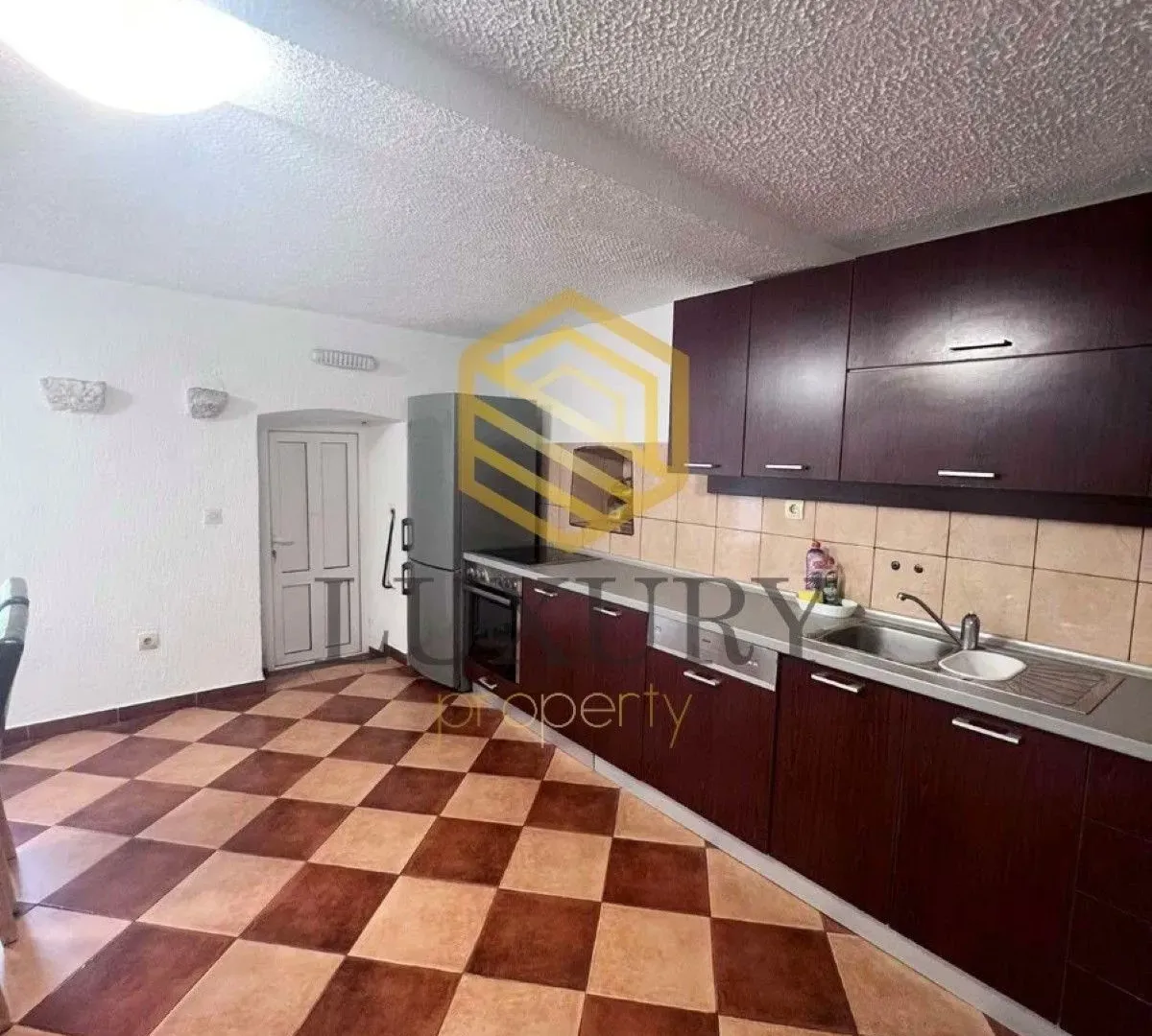 Sale, house, 425m², Rijeka Reževići, Budva