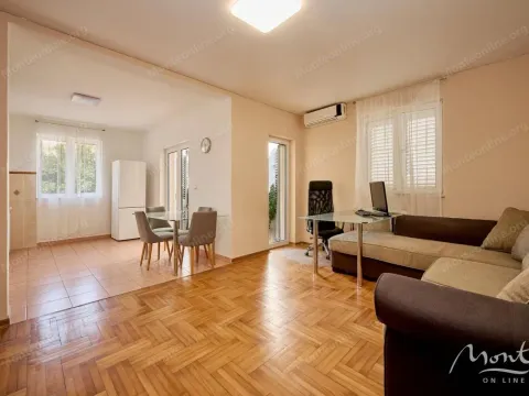 Prodaja, dvosoban stan, 62m², Budva, Crna Gora - image 1
