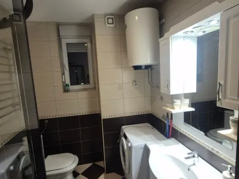 Rent, two bedroom apartment, 84m², Krivi Most, Podgorica - image 11