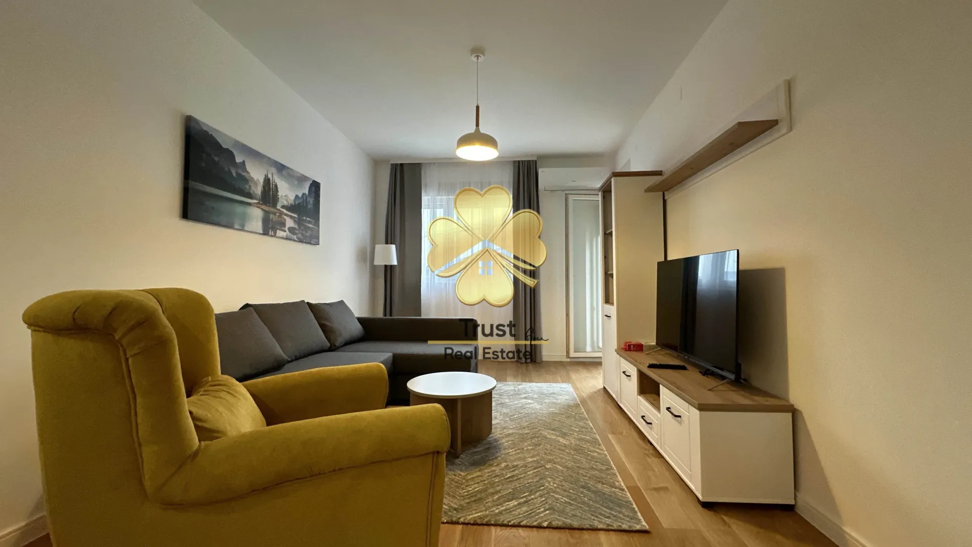 Izdavanje, jednosoban stan, 48m², Central Point, Podgorica