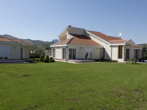 Sale, house, 250m², Donji Kokoti, Podgorica - image 24