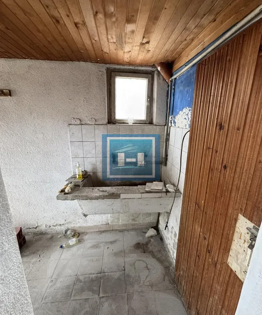 Izdavanje, poslovni prostor, 750m², Mijatovac, Ćuprija