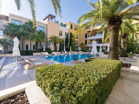 Prodaja, jednosoban stan, 90m², Portonovi, Herceg Novi