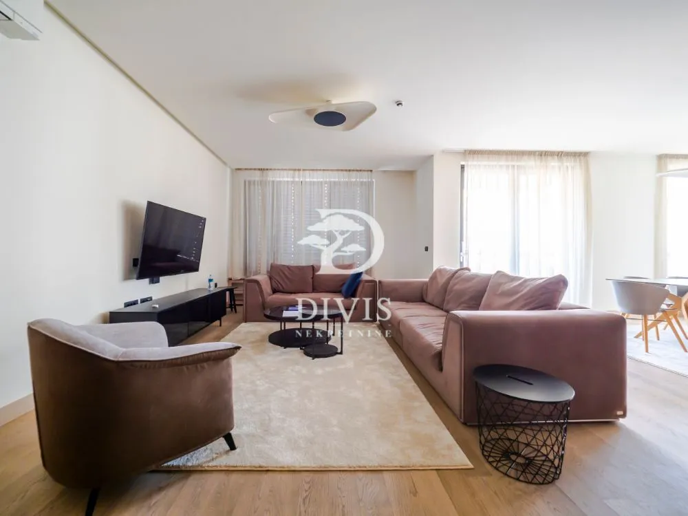 Izdavanje, četvorosoban stan, 132m², Vračar Hram, Vračar Sve Podlokacije