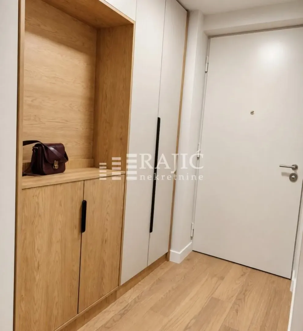 Izdavanje, dvosoban stan, 51m², Novi Beograd Blok 65, Novi Beograd Sve Podlokacije