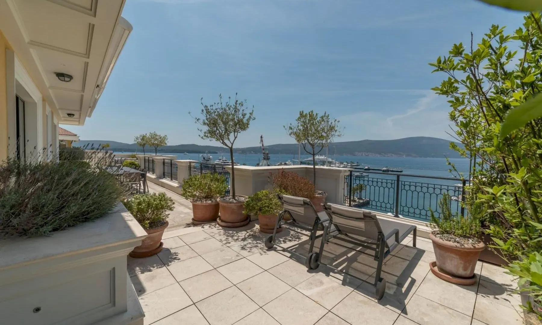 Sale, four bedroom apartment, 600m², Porto Montenegro, Tivat