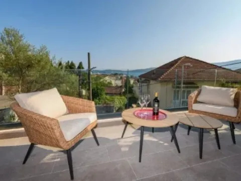 Rent, three bedroom apartment, 90m², Donja Lastva, Tivat