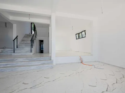 Prodaja, kuća, 370m², Utjeha, Bar - image 12