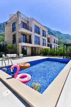 Prodaja, kuća, 223m², Reževići, Budva - image 1